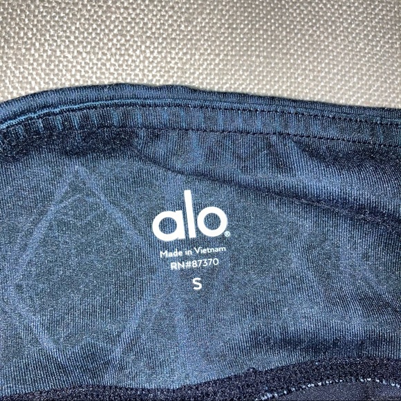 ALO Yoga Airbrush Tree Lace Leggings S FINAL PRICE - Picture 6 of 8
